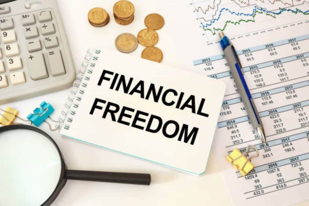 A photo showing on how to achieve financial freedom